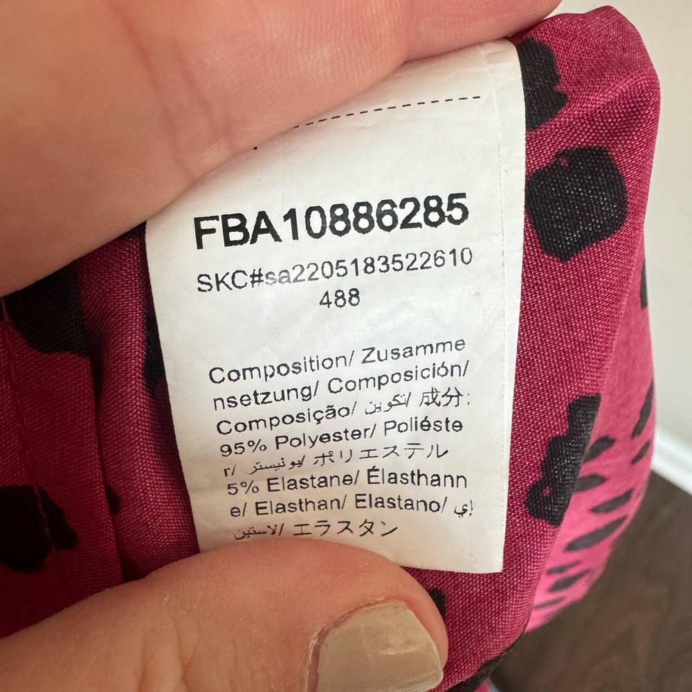 Dalmation print flowy top NWOT - Picture 9 of 9